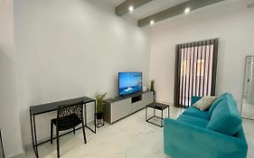 Seaside Apartment In Gzira